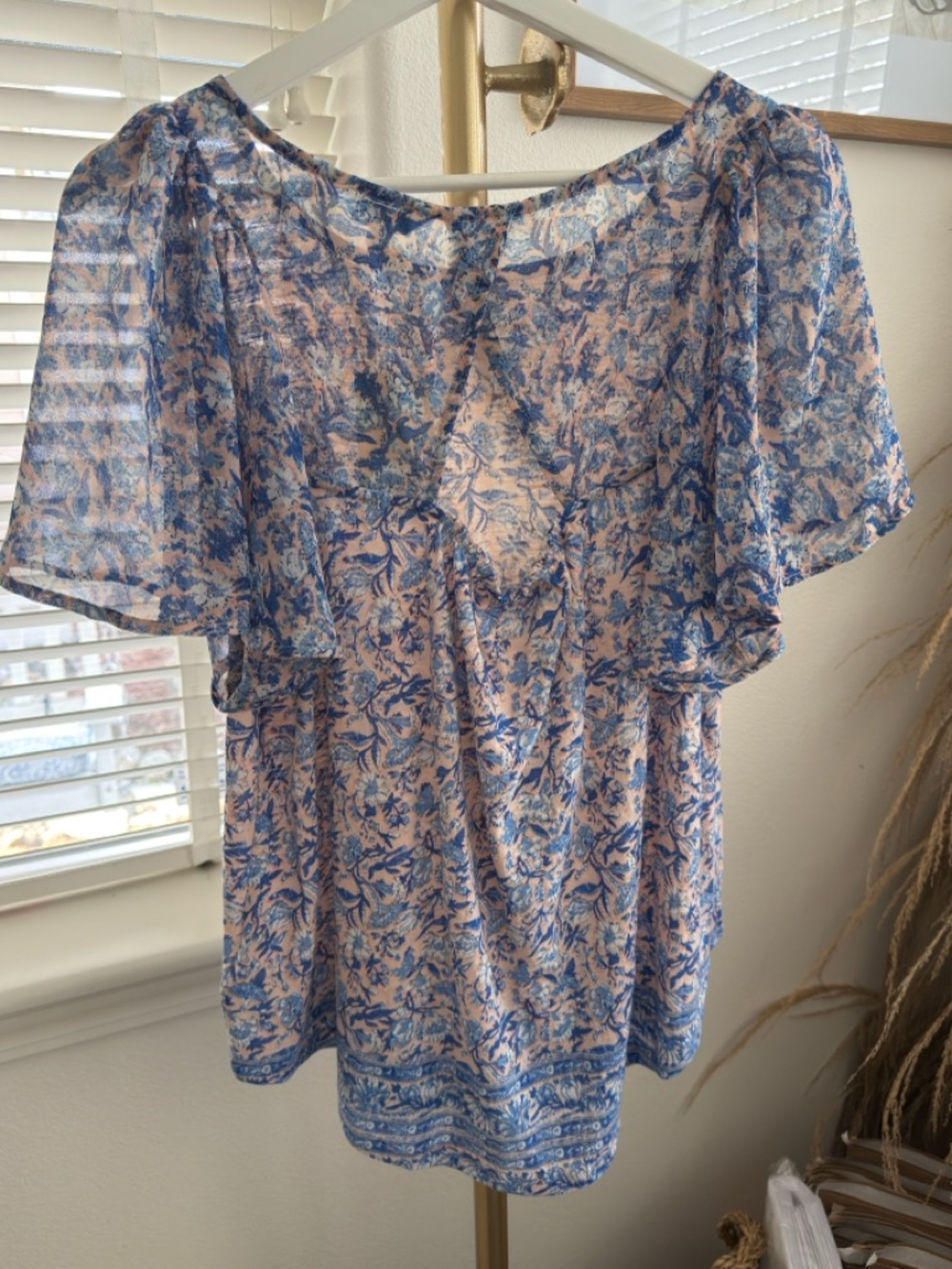 NWT Lucky Brand Floral Flutter Sleeve Keyhole Back Shirt L - Picture 8 of 13